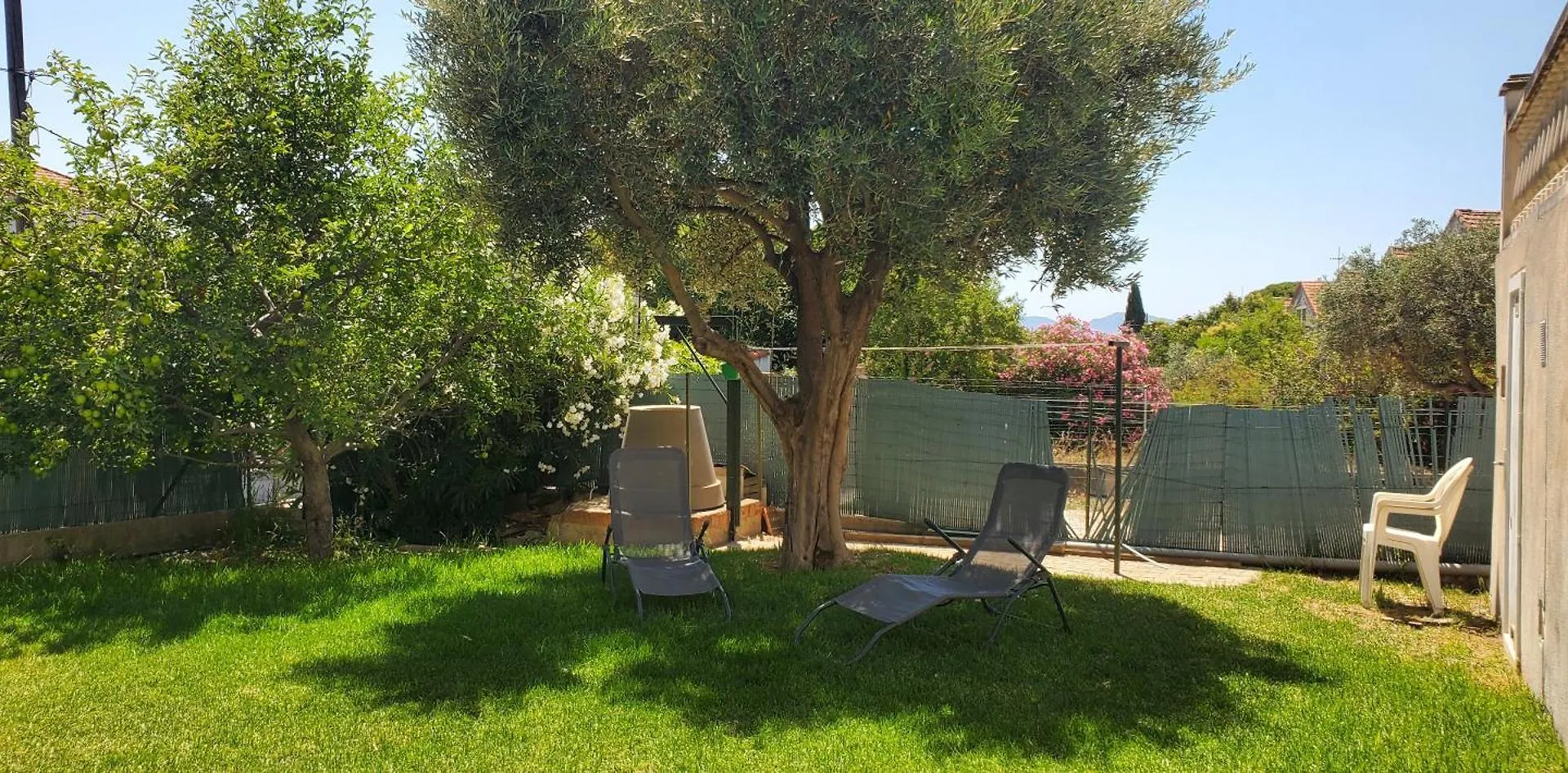 Jolie Studio En Rez De Jardin A L'Estaque Mourepiane Marseille Apartment